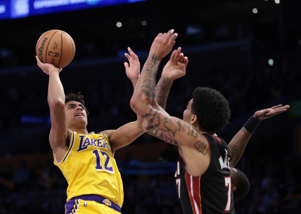 都在竭力展 都在竭力展