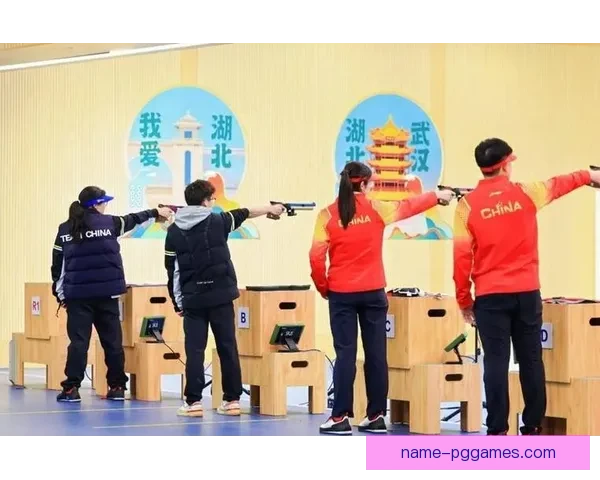 射击赛事新闻：冠军诞生，激烈角逐引爆全场热情